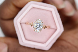 Vintage round moissanite engagement rings