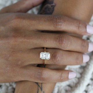 Vintage-inspired engraved moissanite engagement rings under $1000