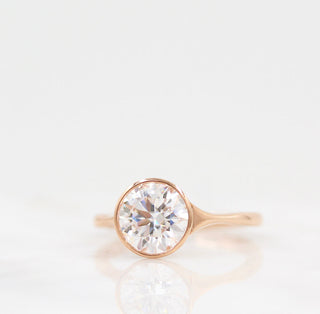 Vintage-inspired moissanite engagement rings