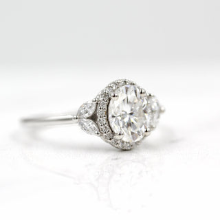 Vintage-inspired round moissanite engagement rings under $500