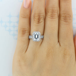 Moissanite wedding set with timeless appearance