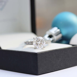 Moissanite diamond wedding ring set