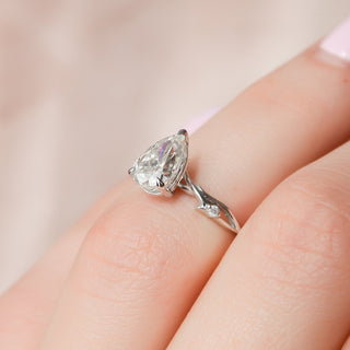 Solitaire moissanite engagement ring