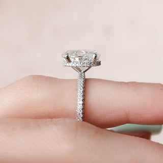 Vintage-inspired moissanite body jewelry