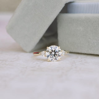 Moissanite bridal ring set for brides on sale online