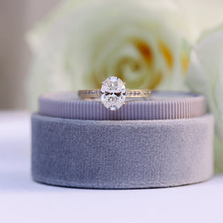 Sustainable bridal jewelry